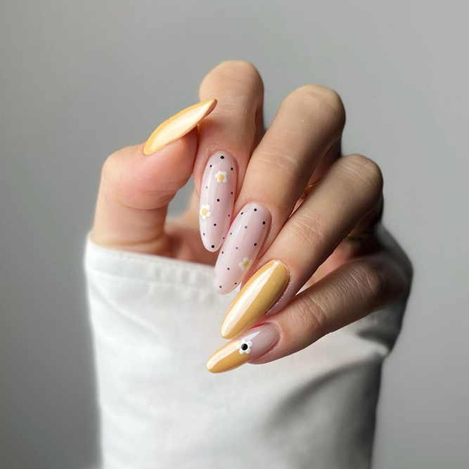 Yellow Graduation Nails Design with Flowers
